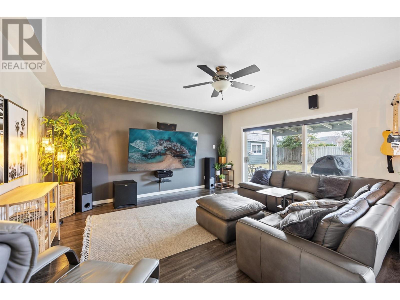 Property at 655 Porterfield Road image 4