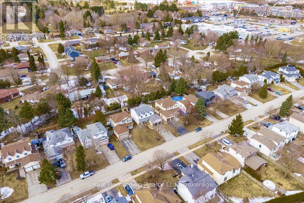 219 Elizabeth Crescent, Centre Wellington, Ontario  N1M 3N1 - Photo 3 - X12044807