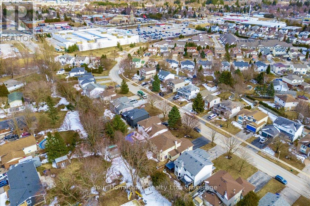 219 Elizabeth Crescent, Centre Wellington, Ontario  N1M 3N1 - Photo 44 - X12044807