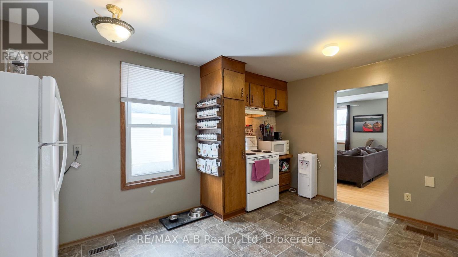 130 Quebec Street, West Perth, Ontario  N0K 1N0 - Photo 10 - X12044878