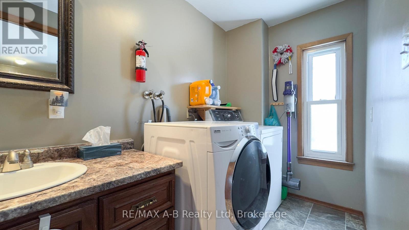 130 Quebec Street, West Perth, Ontario  N0K 1N0 - Photo 12 - X12044878