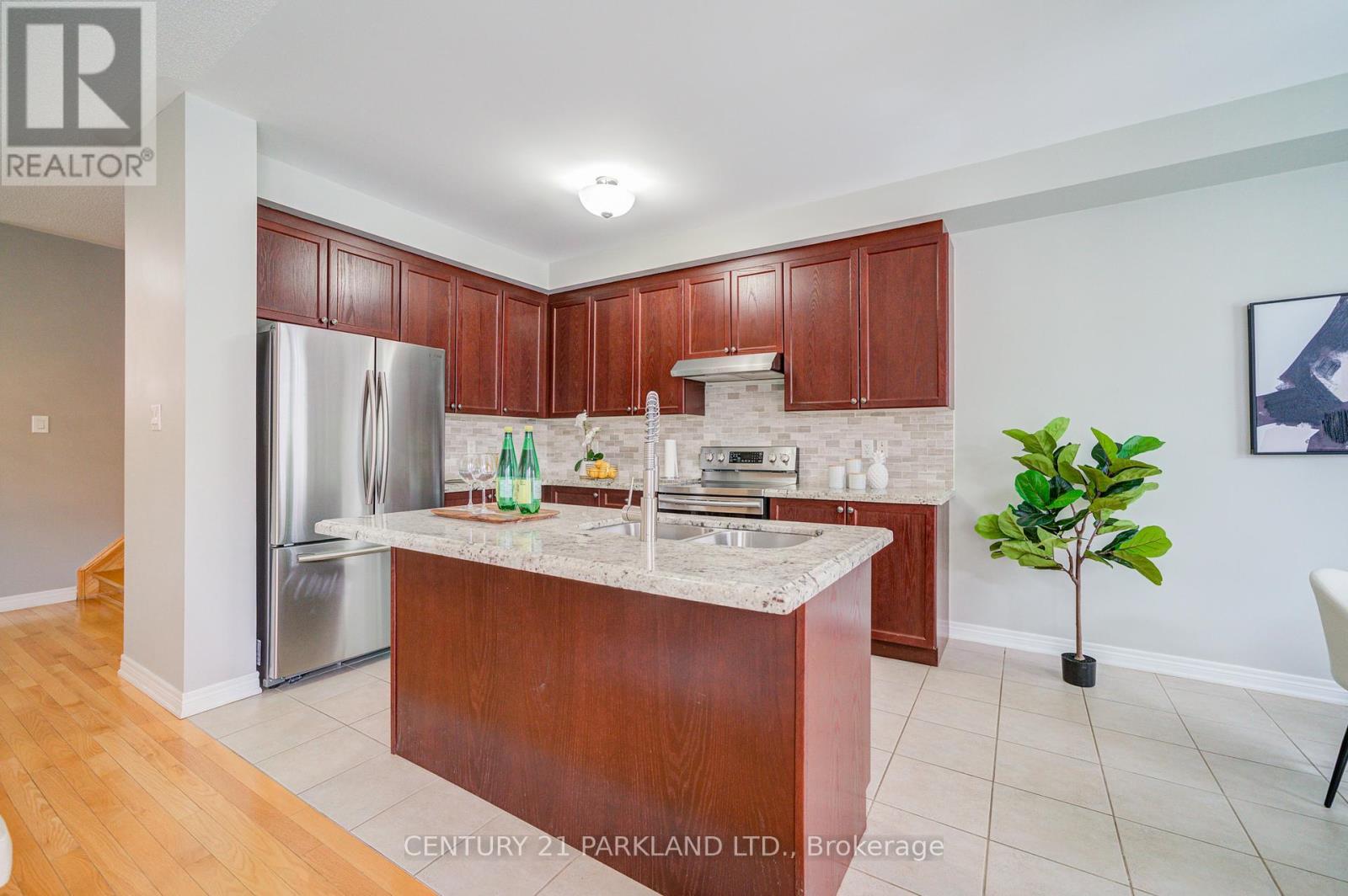 13 Turnhouse Crescent, Markham, Ontario  L6B 0S5 - Photo 7 - N12044831