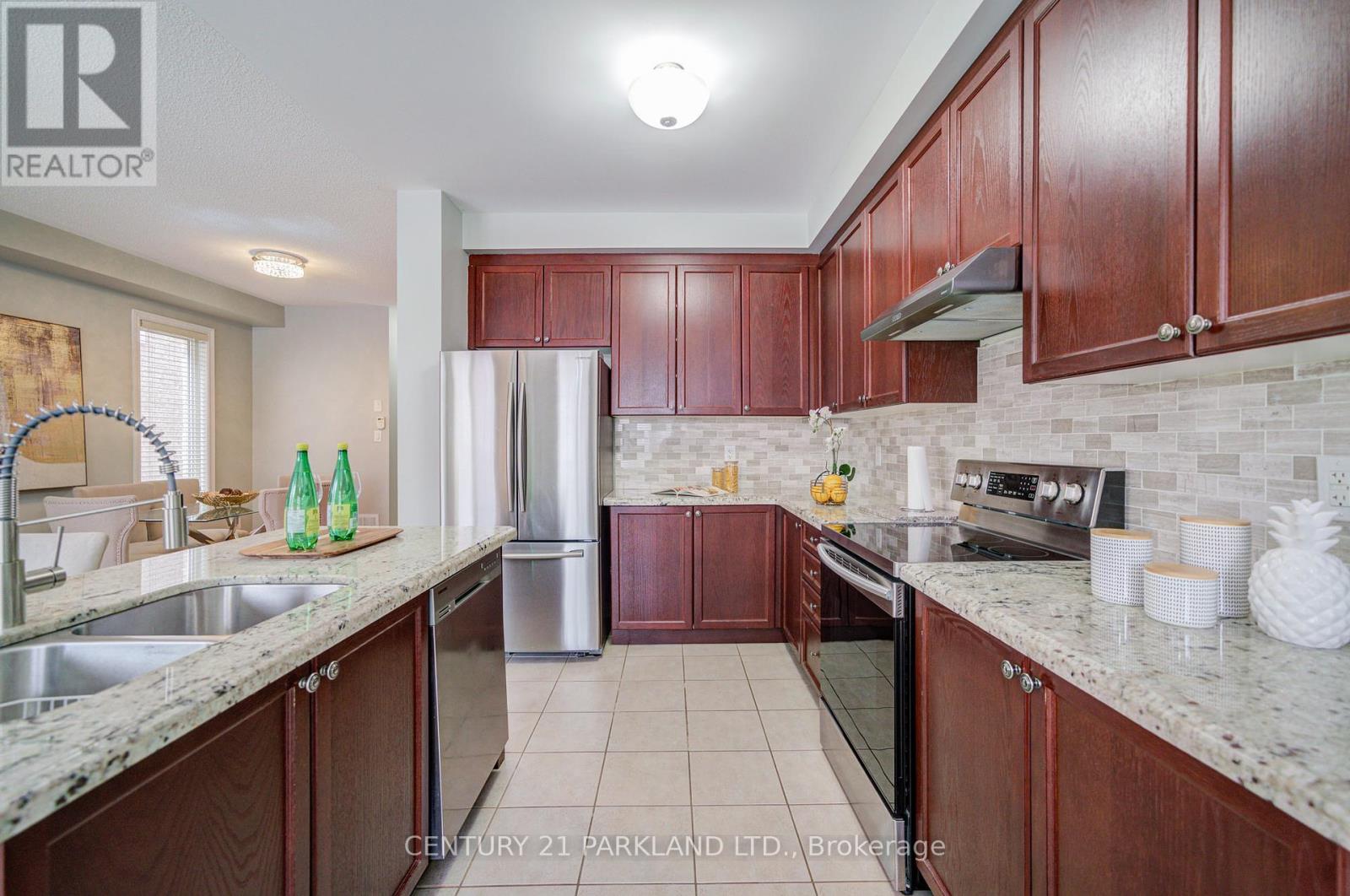 13 Turnhouse Crescent, Markham, Ontario  L6B 0S5 - Photo 8 - N12044831