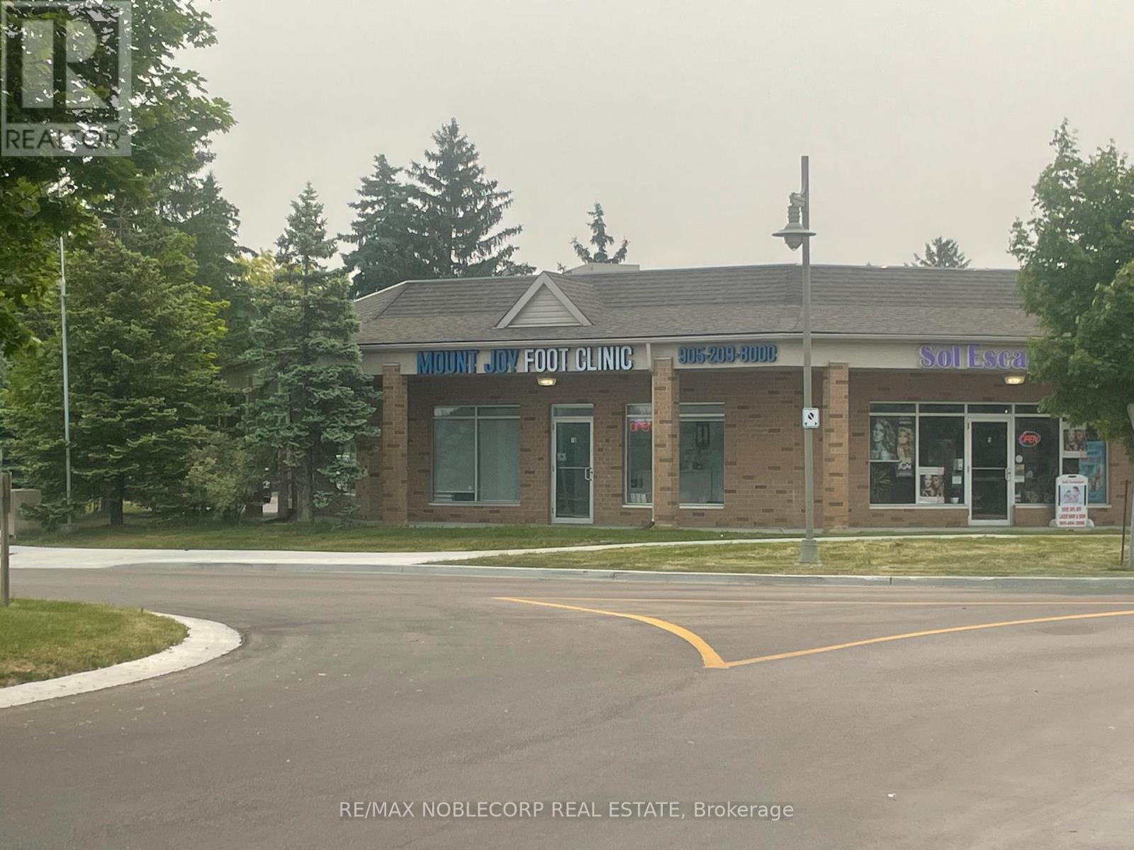 9 - 5 Swan Lake Boulevard, Markham, Ontario  L3P 8C6 - Photo 2 - N12044843