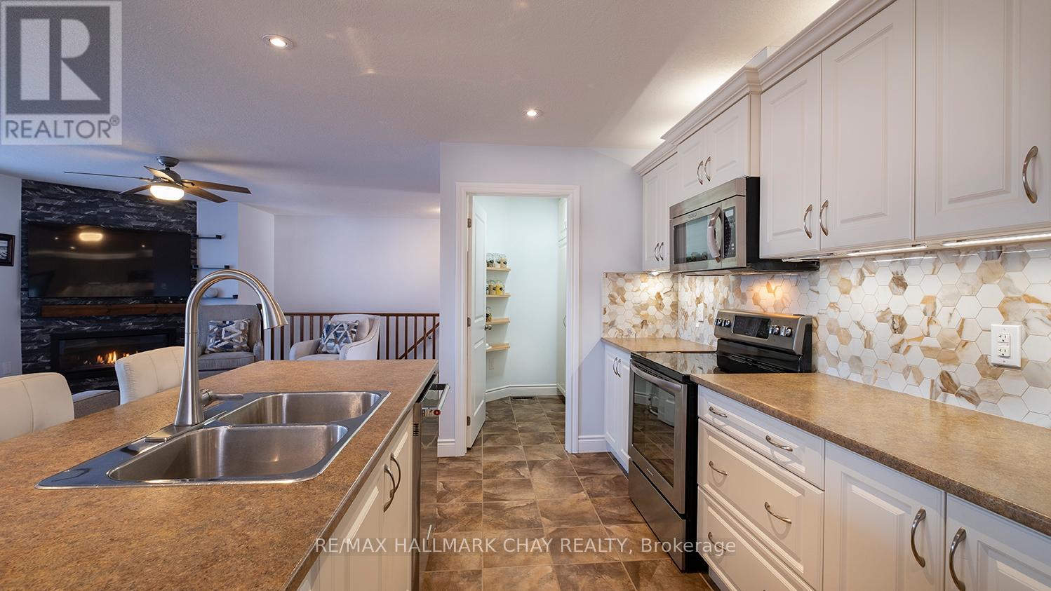 20 Hunter Avenue, Tay, Ontario  L0K 2A0 - Photo 16 - S12044860
