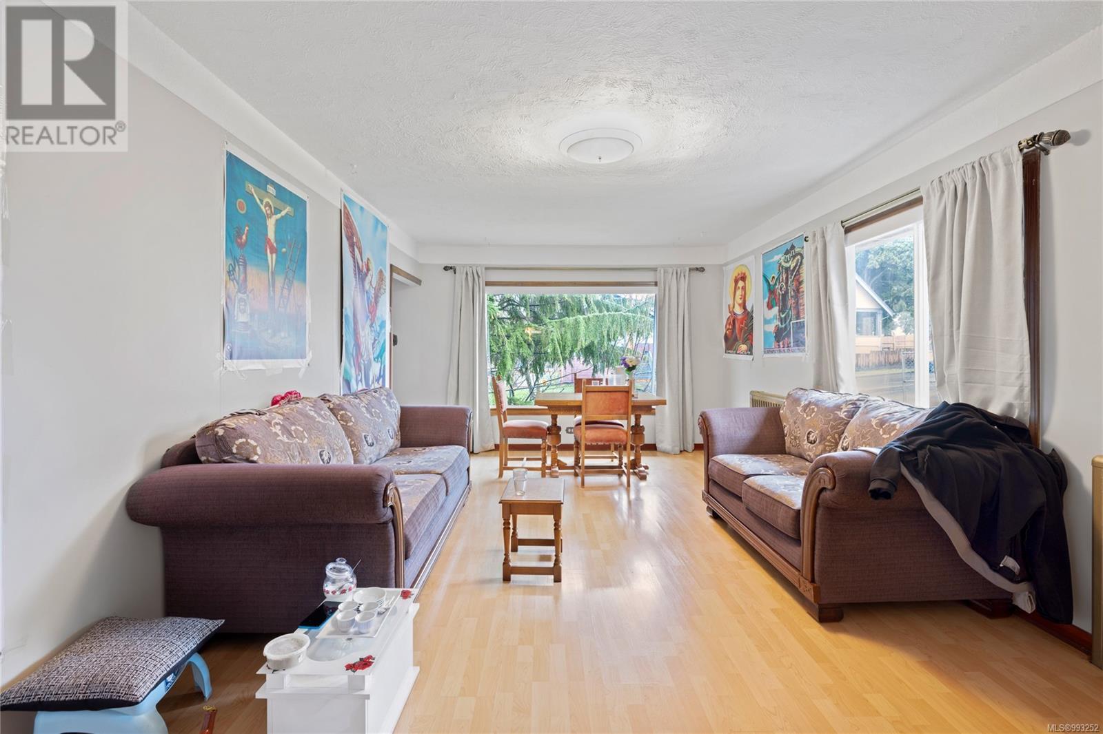 Property at 545 Selby St image 3