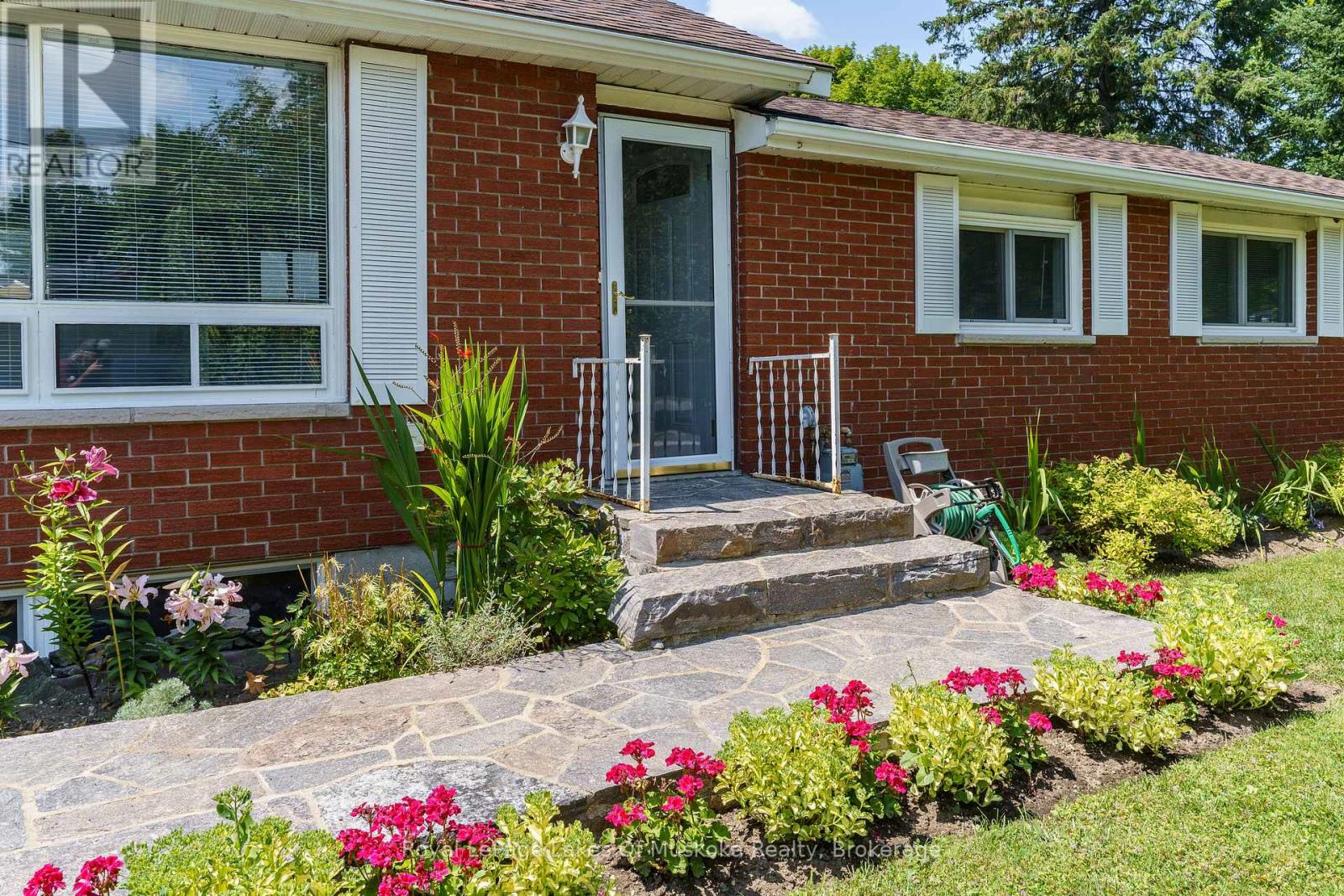 205 Wanda Miller Road, Gravenhurst, Ontario  P1P 1H8 - Photo 6 - X12044908