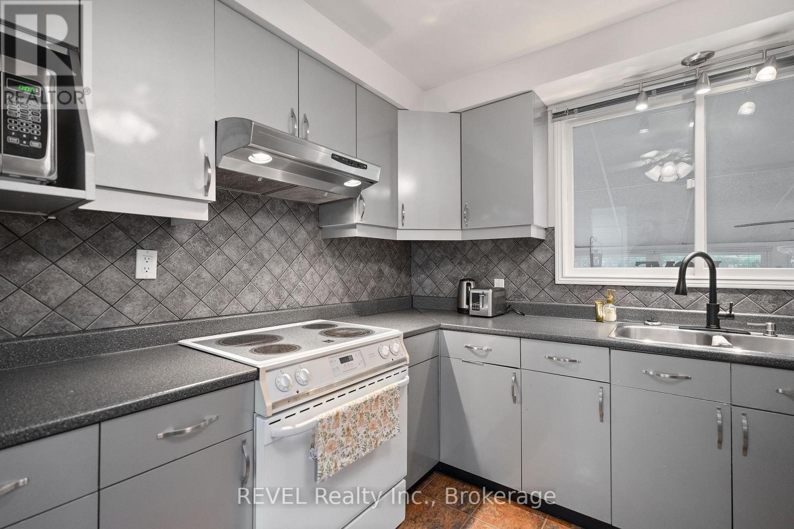 17 Partition Street, Niagara-On-The-Lake, Ontario  L0S 1L0 - Photo 9 - X12045056