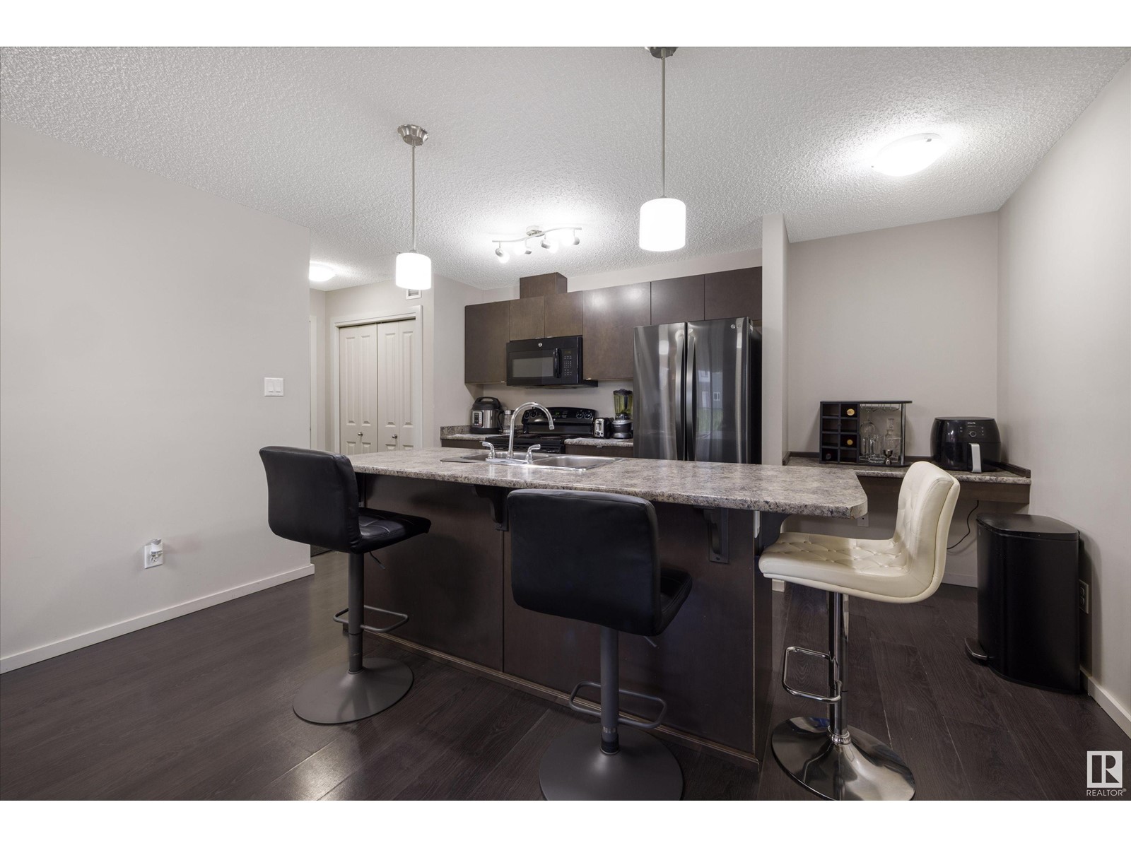 Property at #219 344 WINDERMERE RD SW image 3