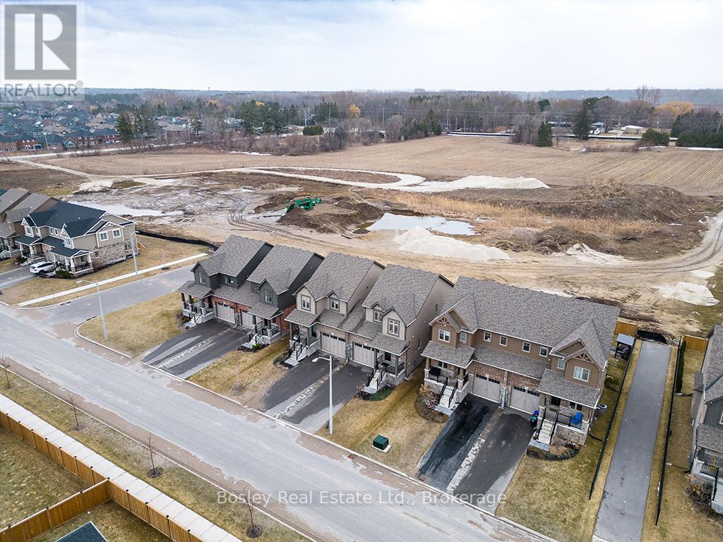 Property at 93 ARCHER AVENUE image 3