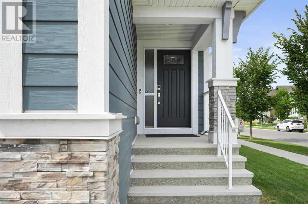 Property at 4 Mahogany Park SE image 3