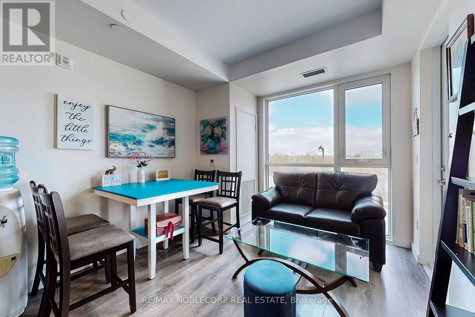 214 - 210 Sabina Drive, Oakville, Ontario  L6H 0W6 - Photo 5 - W12044980