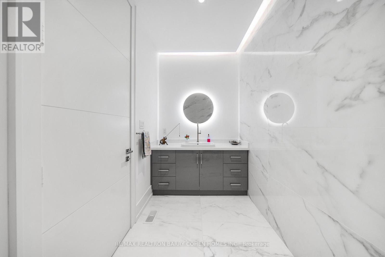 28 Brian Cliff Drive, Toronto, Ontario  M3B 2G2 - Photo 14 - C12045076