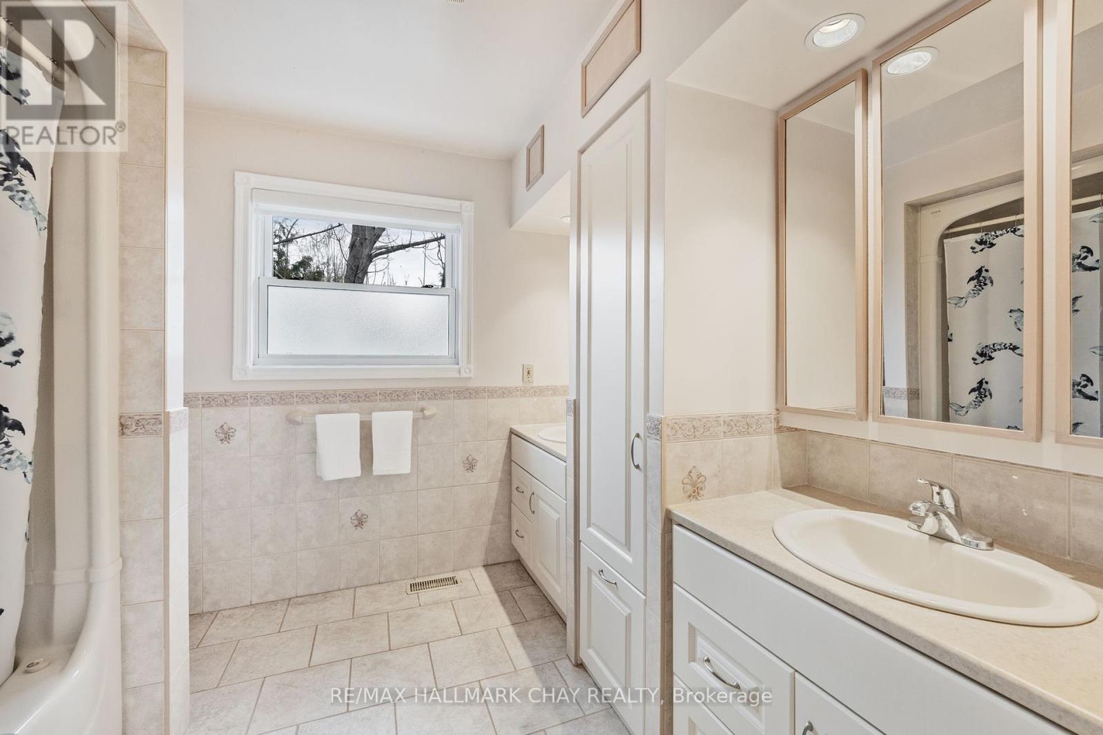 1069 Lakeshore Road E, Oro-Medonte (Hawkestone), Ontario  L0L 1T0 - Photo 33 - S12045052