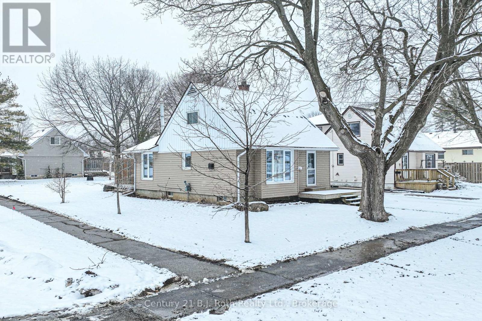 Property at 397 BAYVIEW PARKWAY image 3