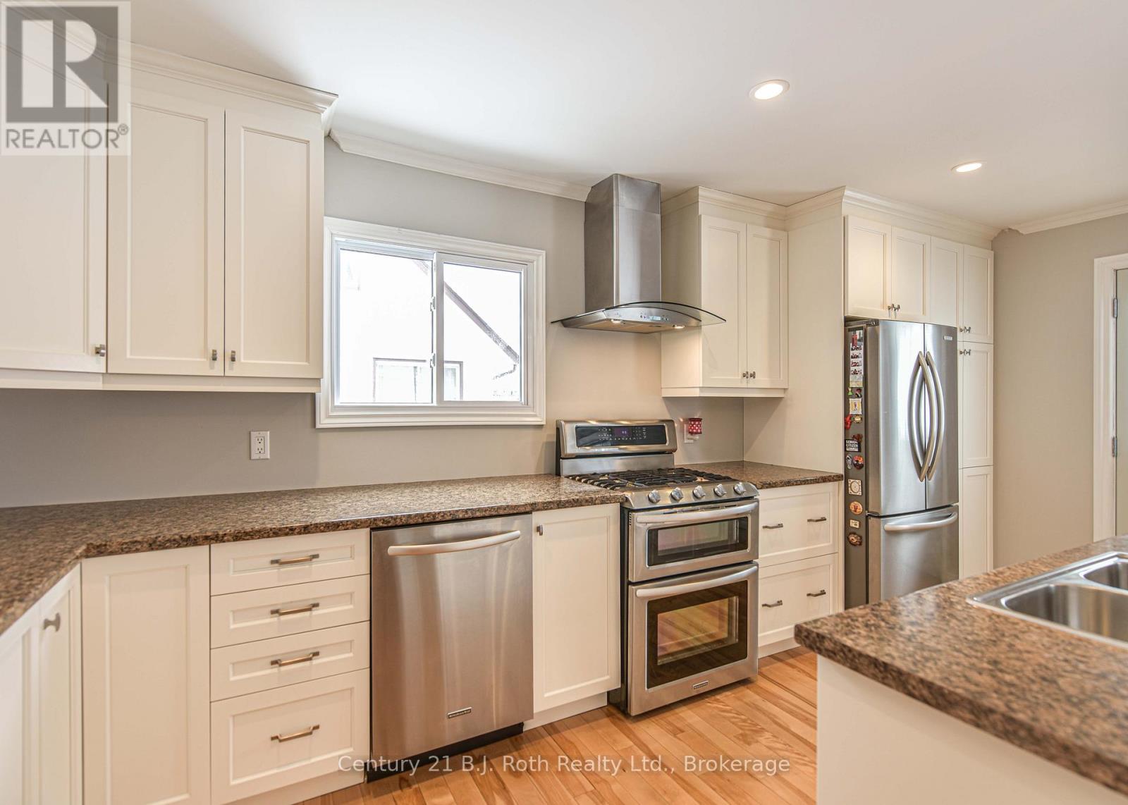 Property at 397 BAYVIEW PARKWAY image 4