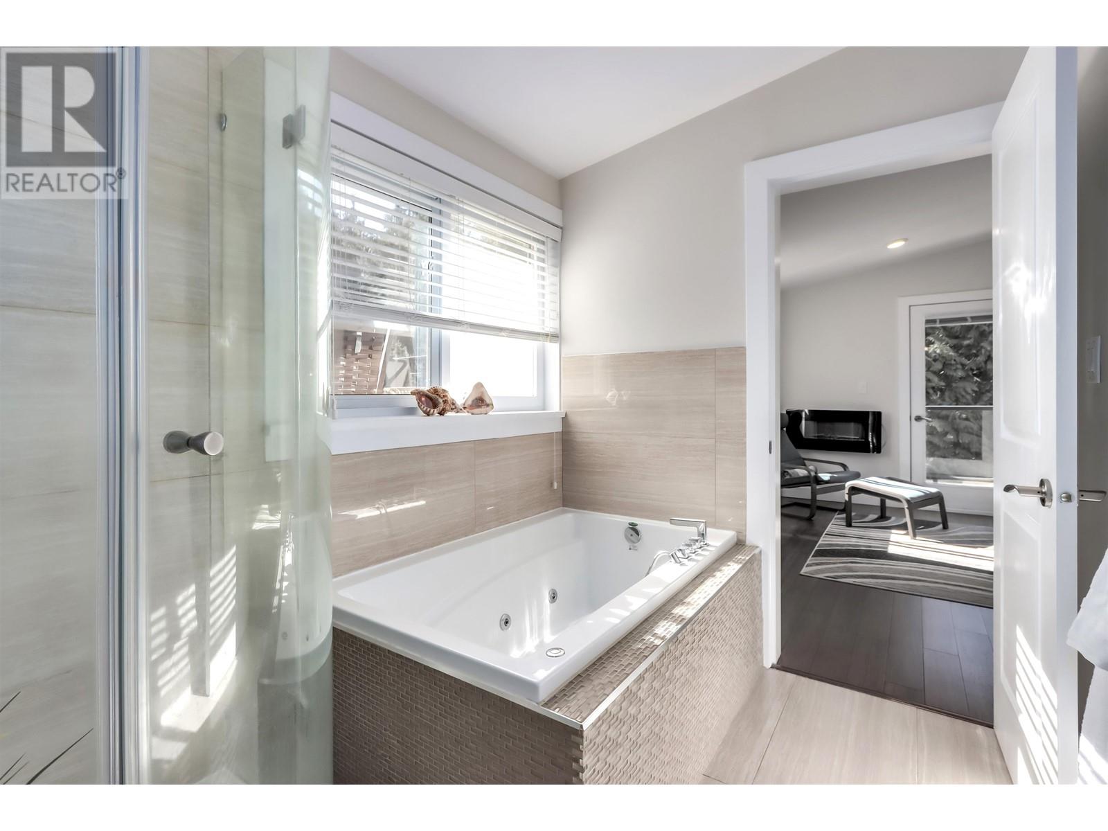 4555 Ranger Avenue, North Vancouver, British Columbia  V7R 3L6 - Photo 19 - R2982705