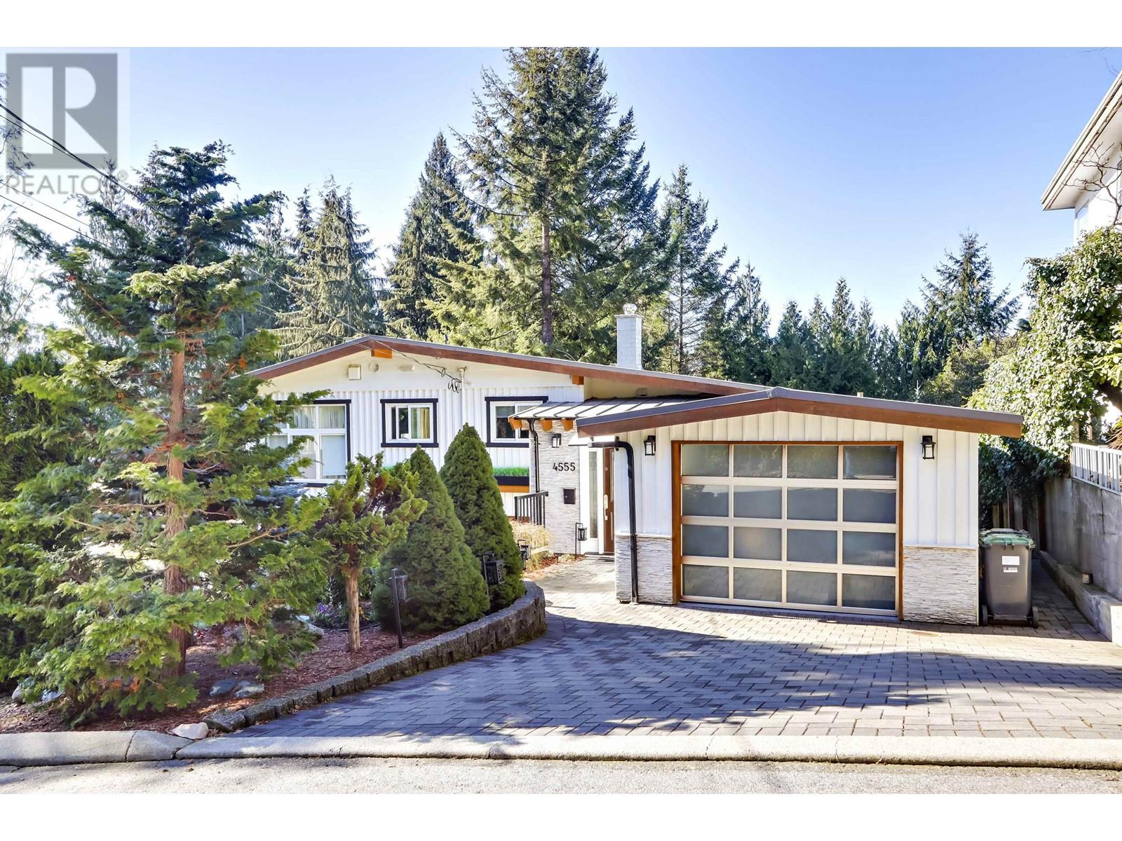 4555 Ranger Avenue, North Vancouver, British Columbia  V7R 3L6 - Photo 3 - R2982705