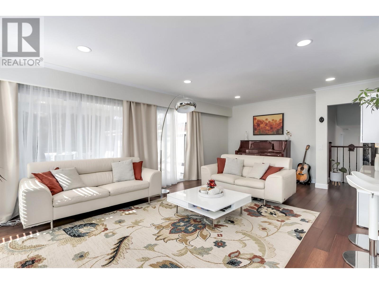 4555 Ranger Avenue, North Vancouver, British Columbia  V7R 3L6 - Photo 6 - R2982705