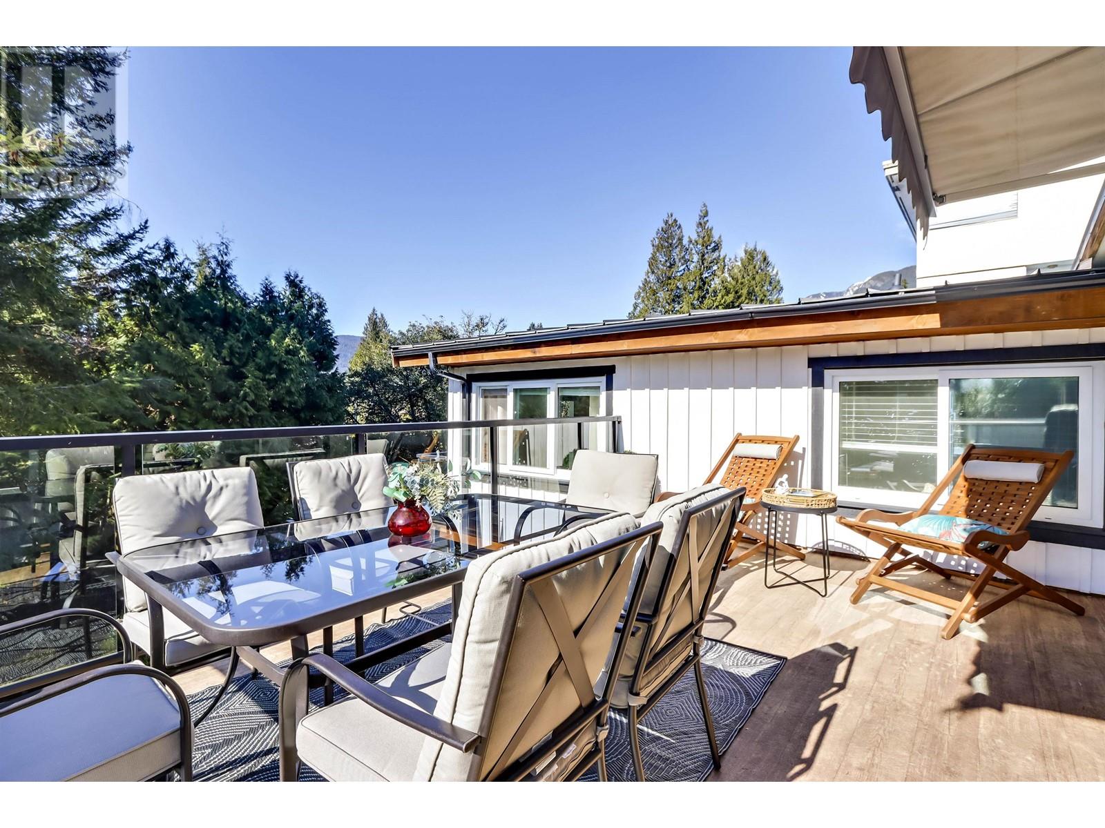 4555 Ranger Avenue, North Vancouver, British Columbia  V7R 3L6 - Photo 9 - R2982705