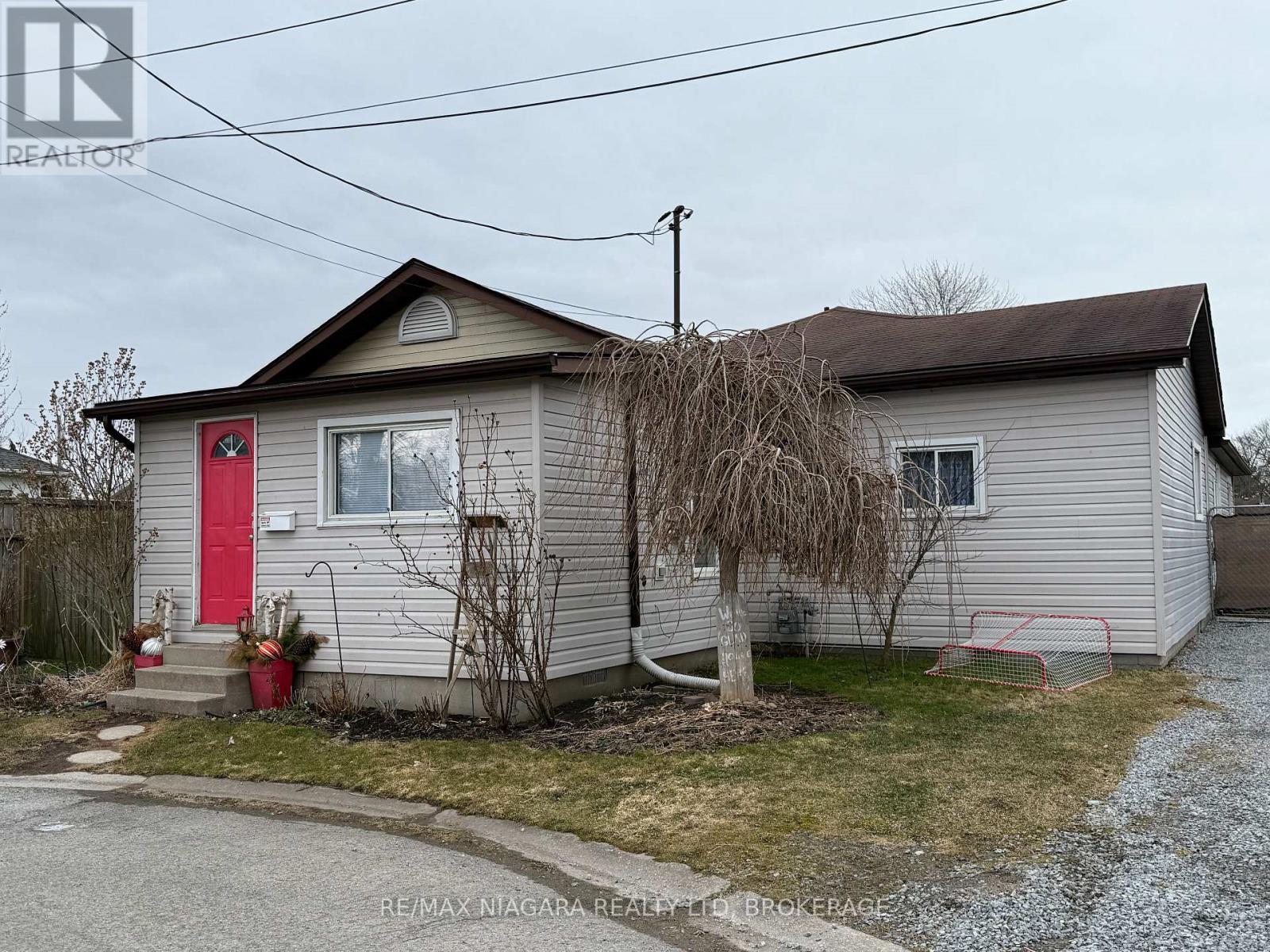 Property at 39 LONGTENT AVENUE image 2