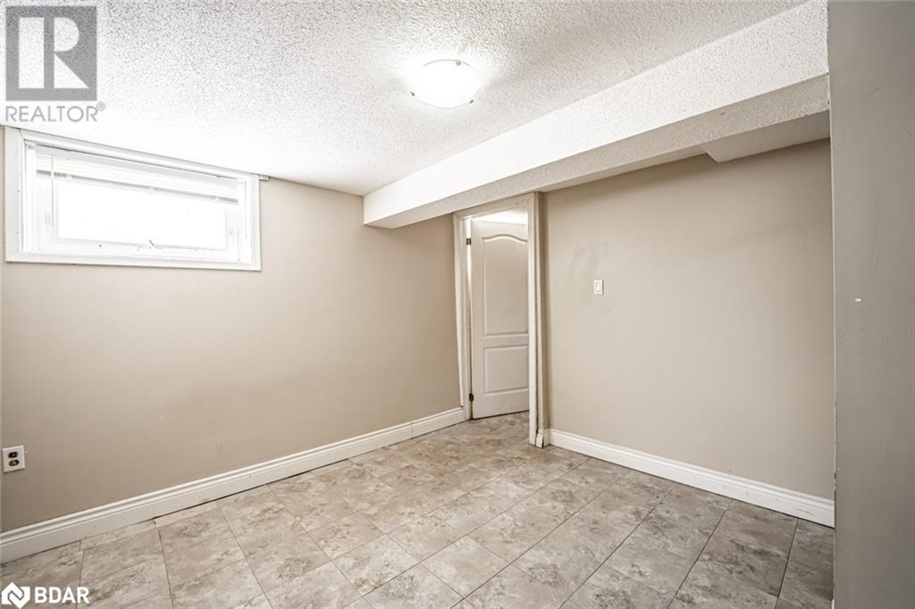 246 Wellington Street E, Barrie, Ontario  L4M 2E3 - Photo 10 - 40710977