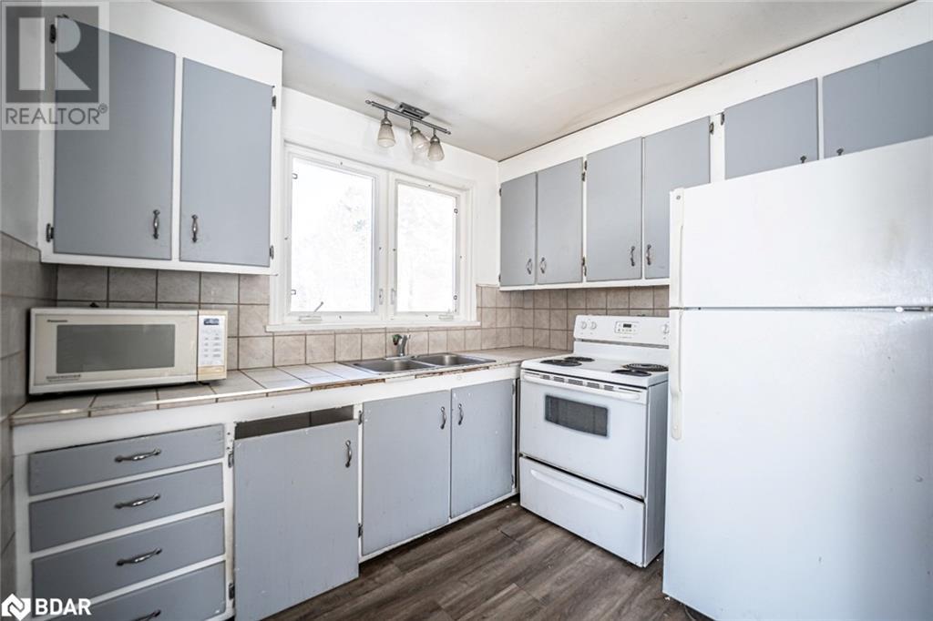 246 Wellington Street E, Barrie, Ontario  L4M 2E3 - Photo 4 - 40710977