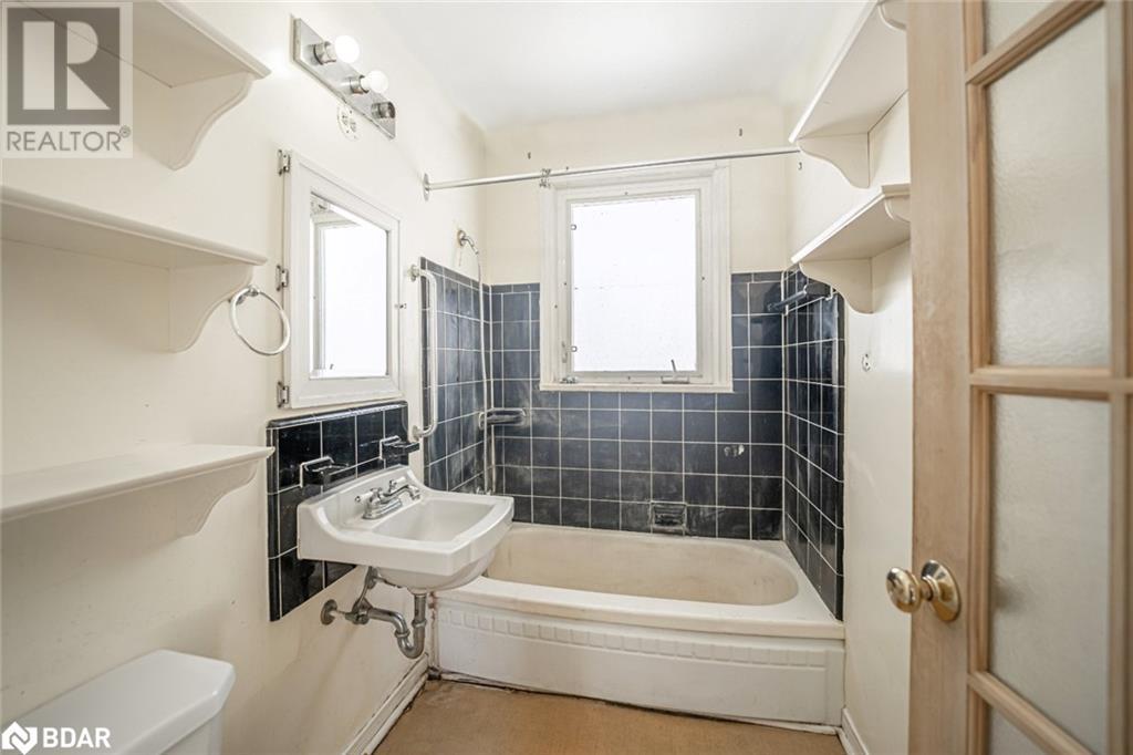 246 Wellington Street E, Barrie, Ontario  L4M 2E3 - Photo 8 - 40710977