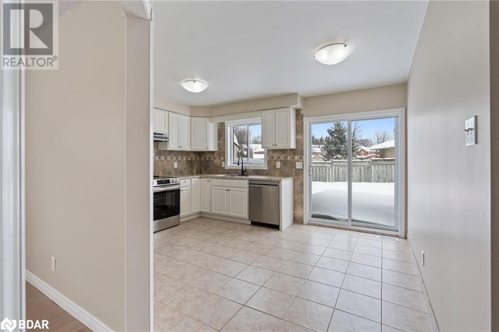 62 Mapleton Avenue, Barrie, Ontario  L4N 7L6 - Photo 14 - 40710885