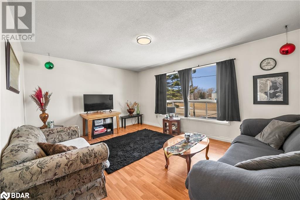 Property at 193 ELIZABETH Street image 2