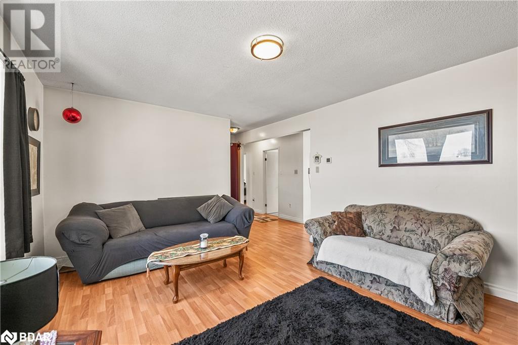 Property at 193 ELIZABETH Street image 4