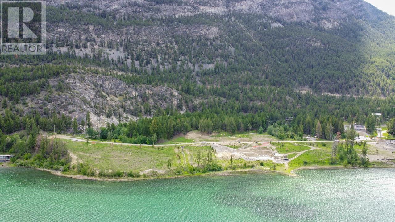 8785 Grainger Road, Canal Flats, British Columbia  V0B 1B0 - Photo 21 - 10340728