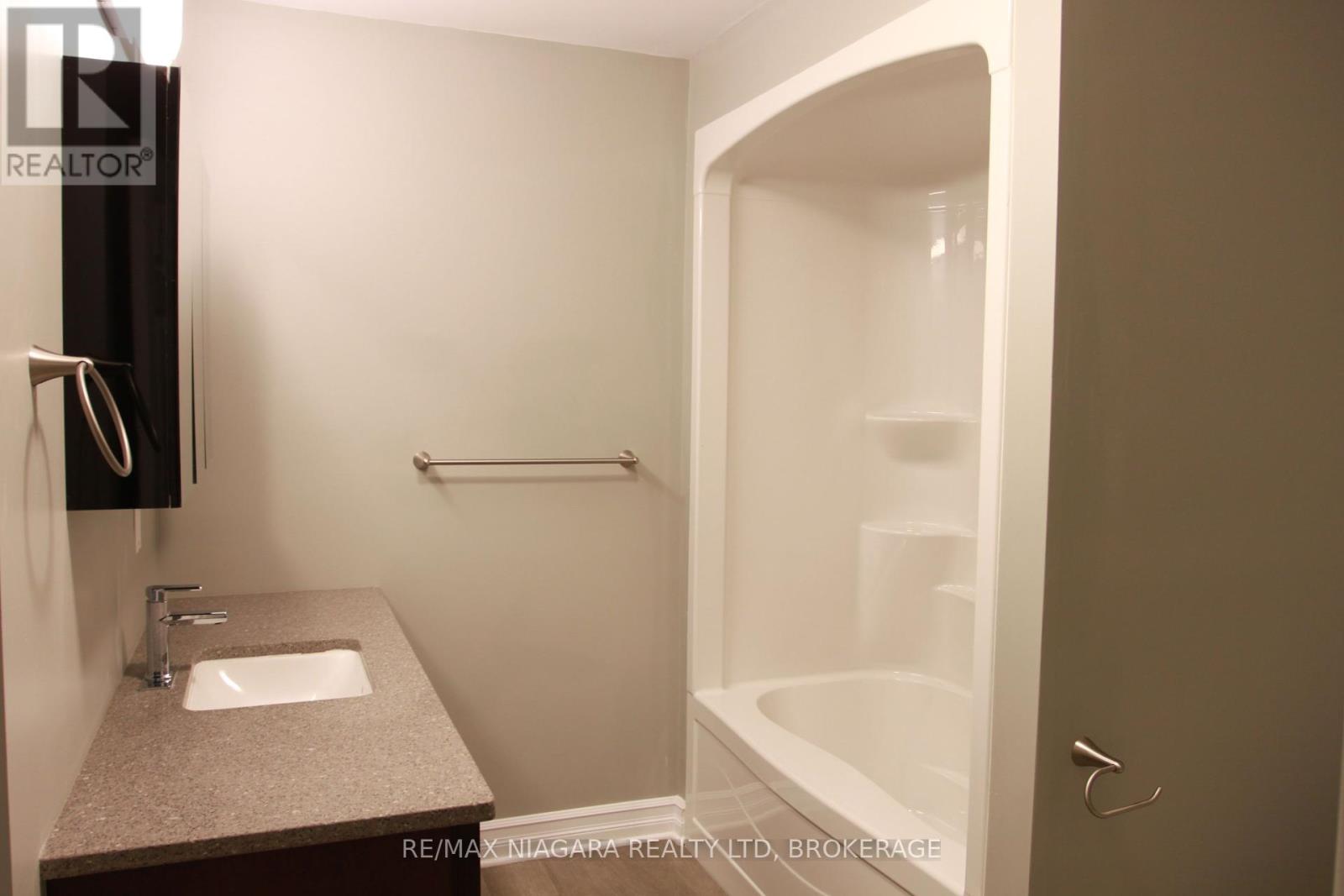 21 Wintemute Street, Fort Erie, Ontario  L2A 3N9 - Photo 15 - X11950046