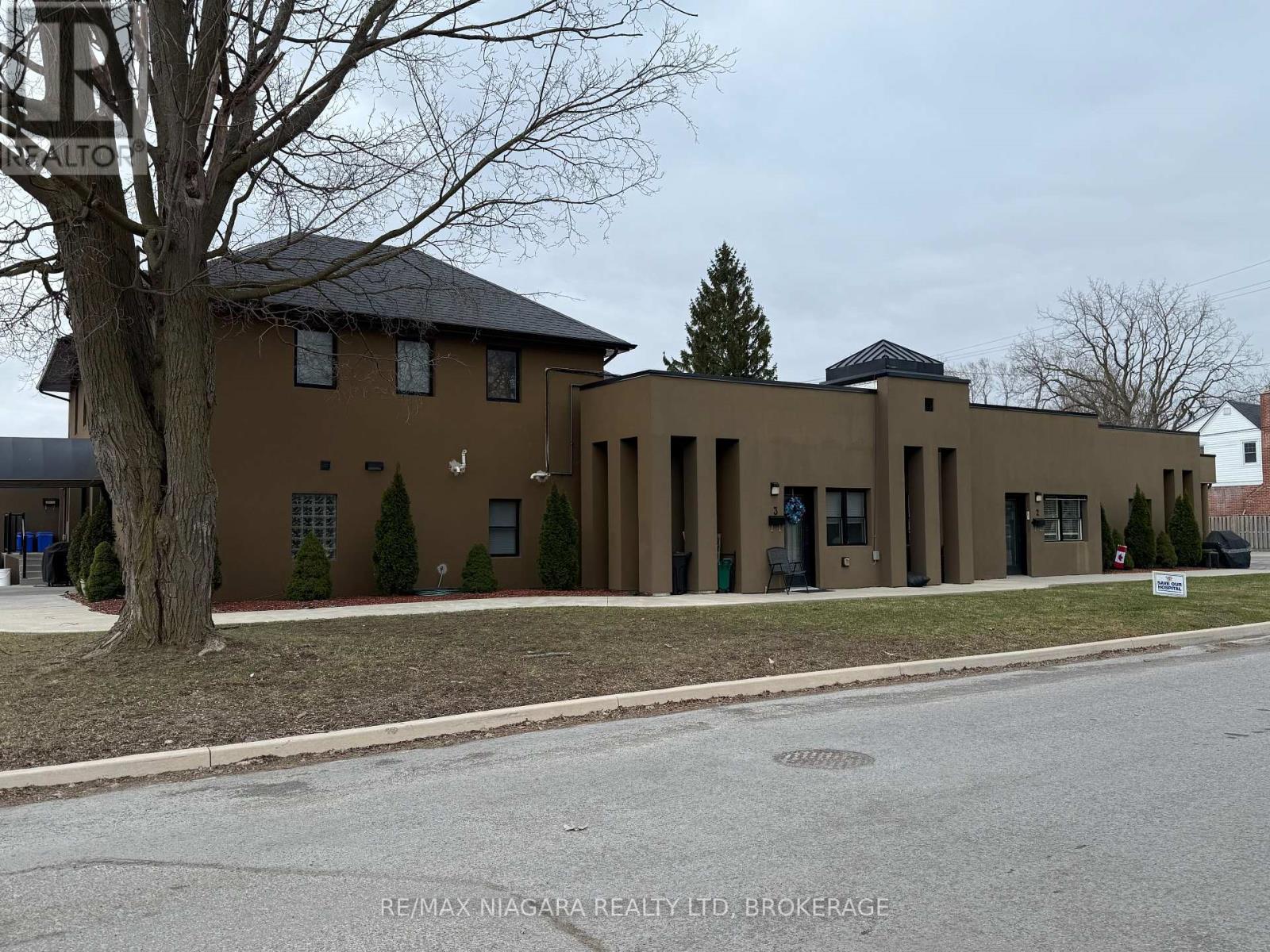 21 Wintemute Street, Fort Erie, Ontario  L2A 3N9 - Photo 3 - X11950046