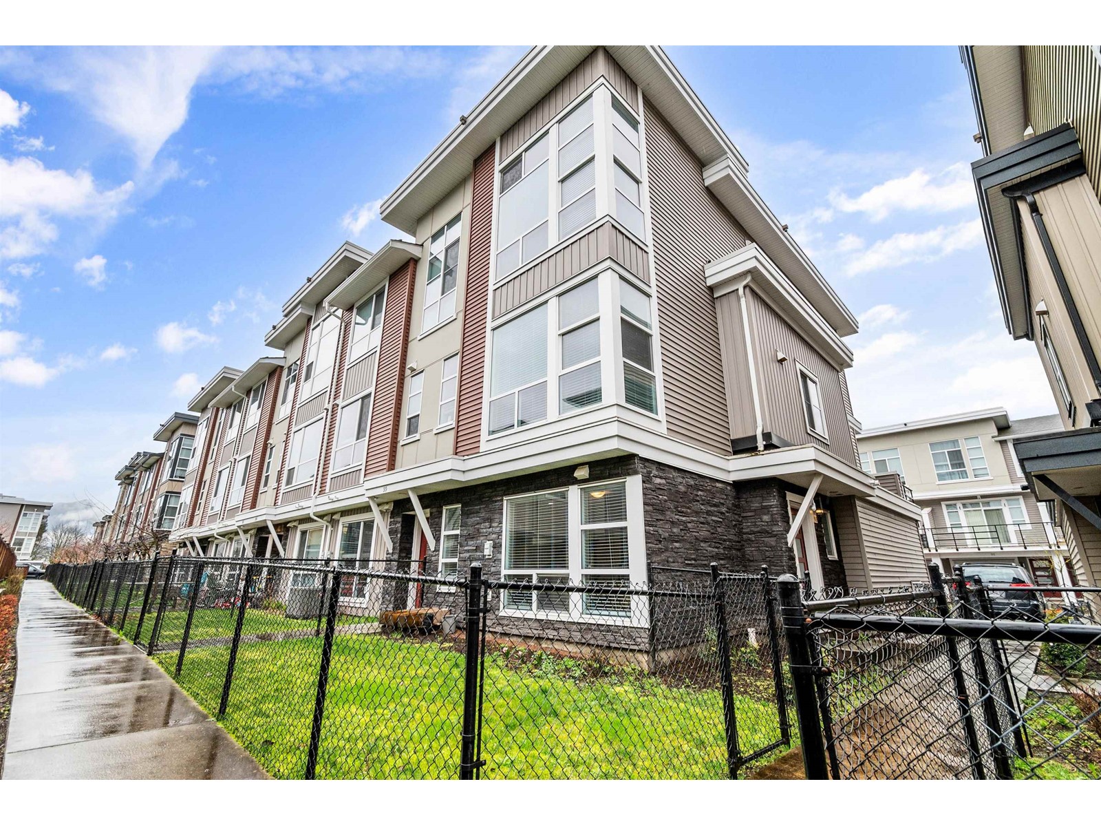 Property at 98 8413 MIDTOWN WAY image 1