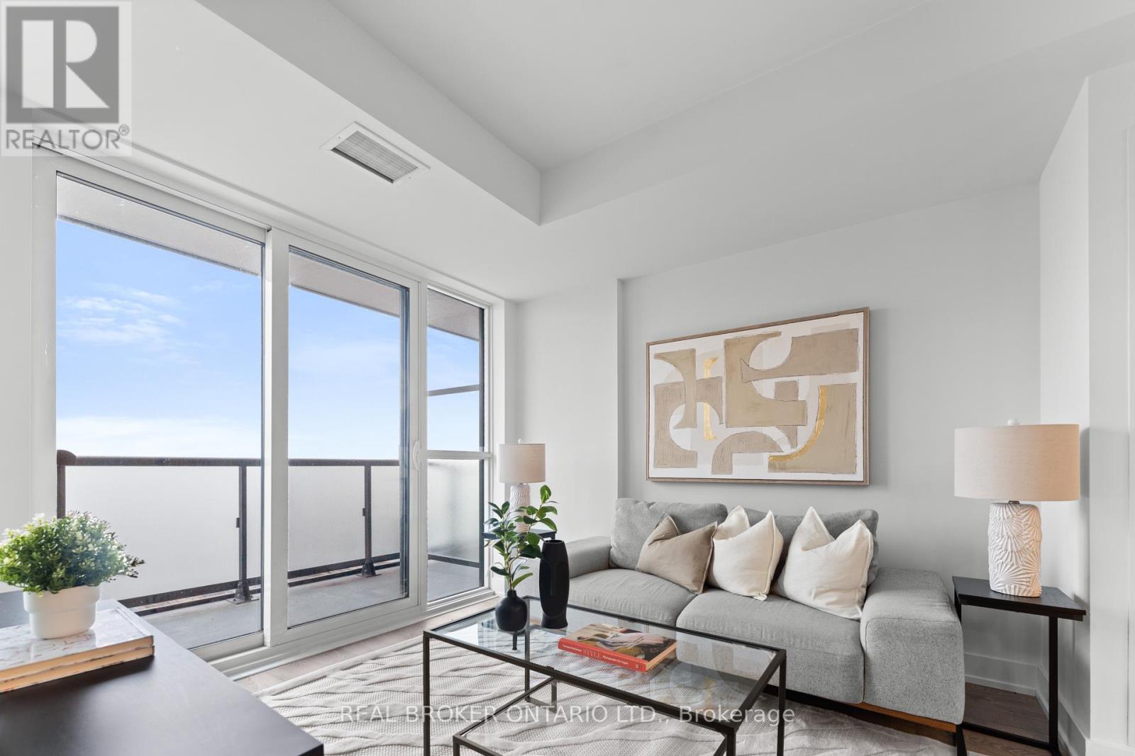 Property at 2506 - 2550 SIMCOE STREET N image 1
