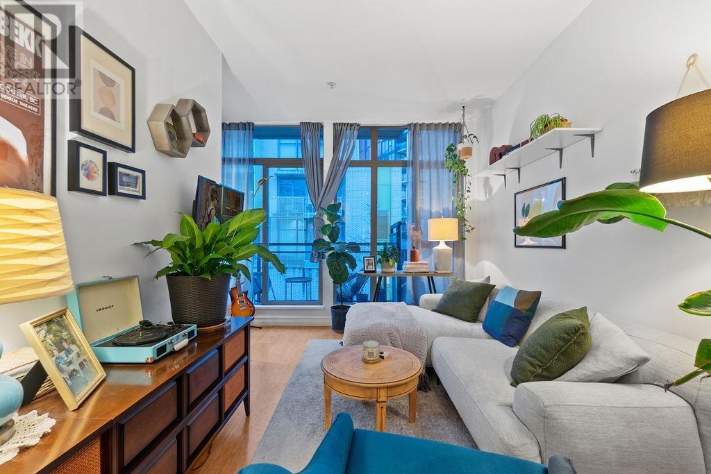 Listing Picture 2 of 31 : 411 205 E 10TH AVENUE, Vancouver / 溫哥華 - 魯藝地產 Yvonne Lu Group - MLS Medallion Club Member