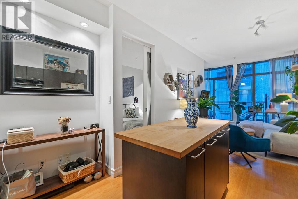 Listing Picture 7 of 31 : 411 205 E 10TH AVENUE, Vancouver / 溫哥華 - 魯藝地產 Yvonne Lu Group - MLS Medallion Club Member