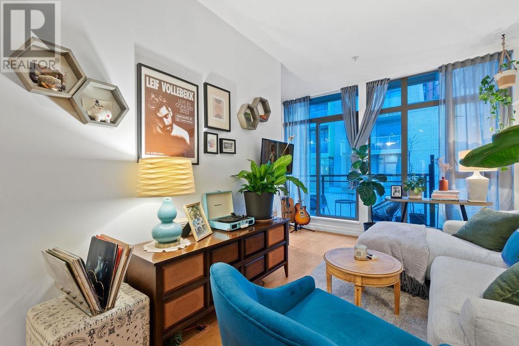 Listing Picture 3 of 31 : 411 205 E 10TH AVENUE, Vancouver / 溫哥華 - 魯藝地產 Yvonne Lu Group - MLS Medallion Club Member