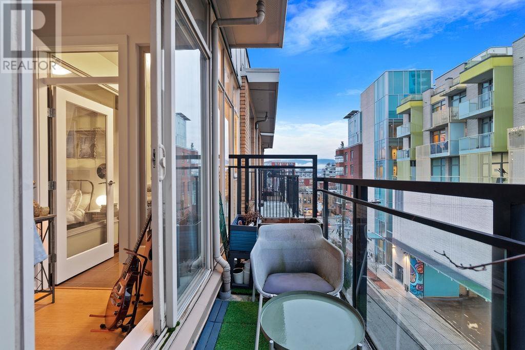 Listing Picture 24 of 31 : 411 205 E 10TH AVENUE, Vancouver / 溫哥華 - 魯藝地產 Yvonne Lu Group - MLS Medallion Club Member