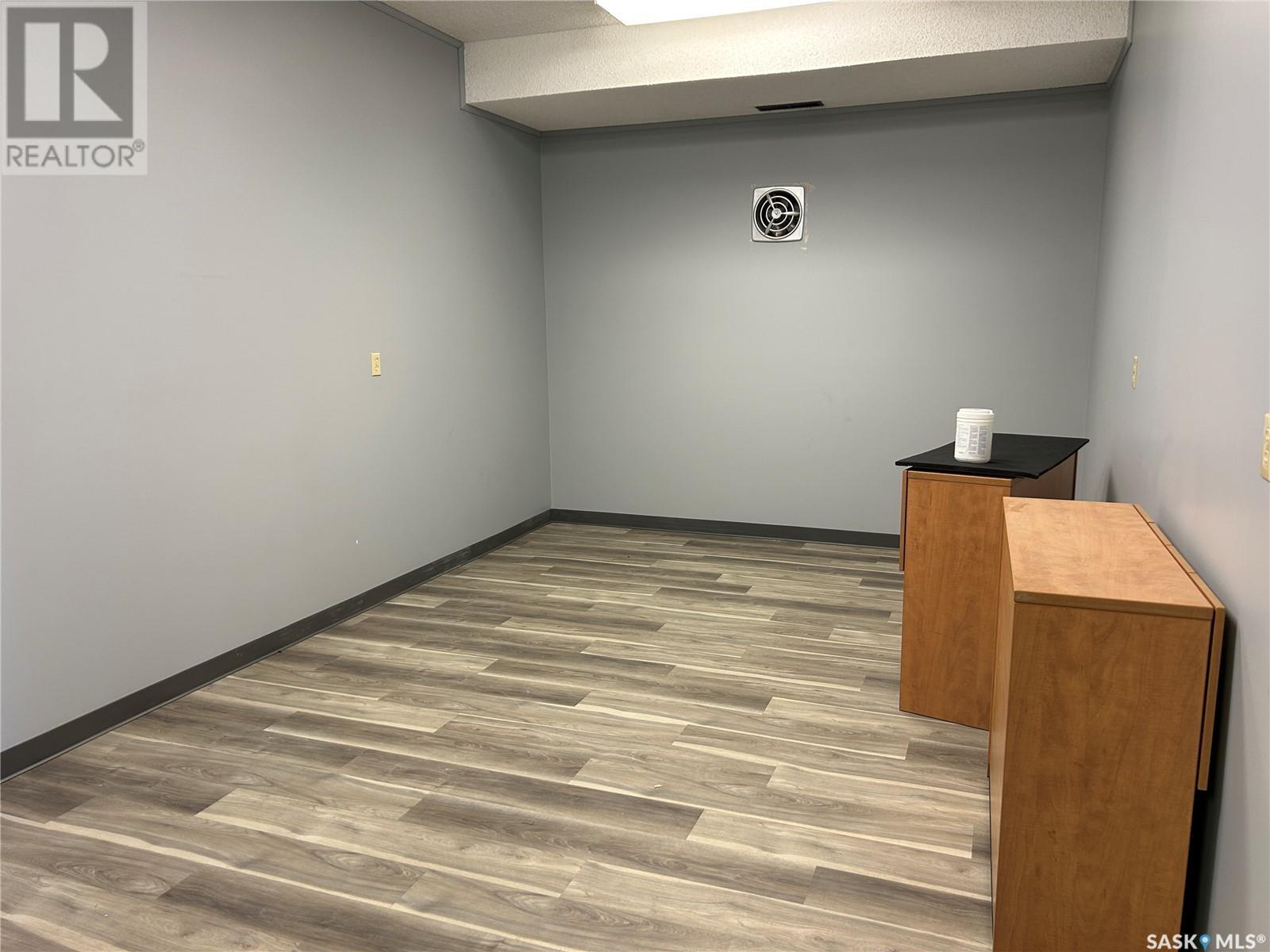 355 16th Street W, Prince Albert, Saskatchewan  S6V 3V6 - Photo 5 - SK999820