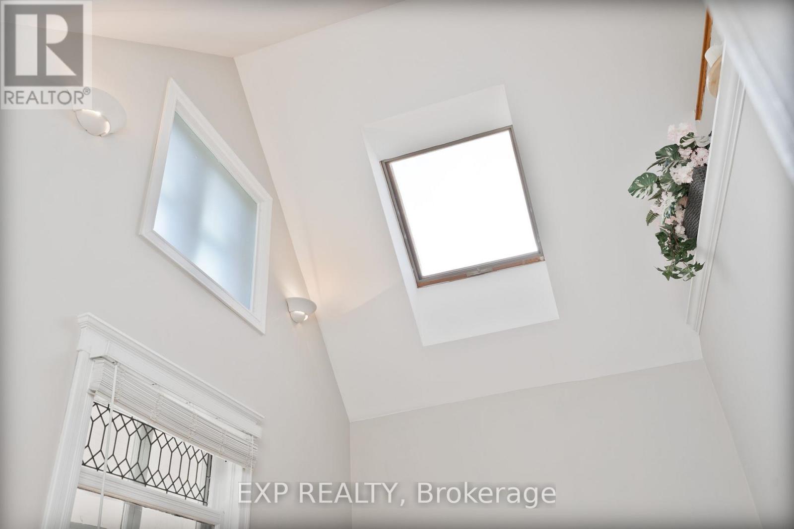 Photo 5 of 37 for 60 Beattie Avenue