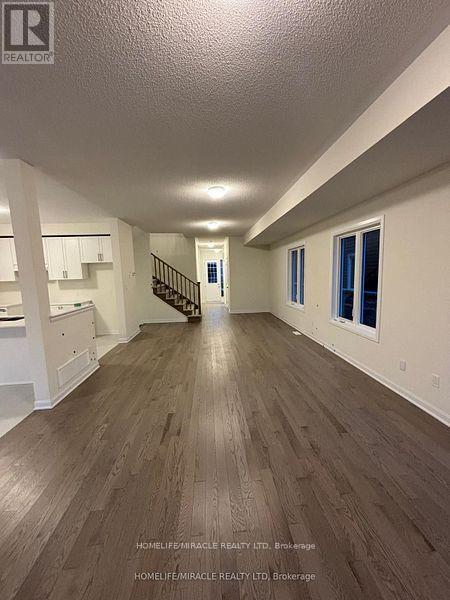70 Oakmont Drive, Loyalist, Ontario  K0H 1G0 - Photo 6 - X12045192