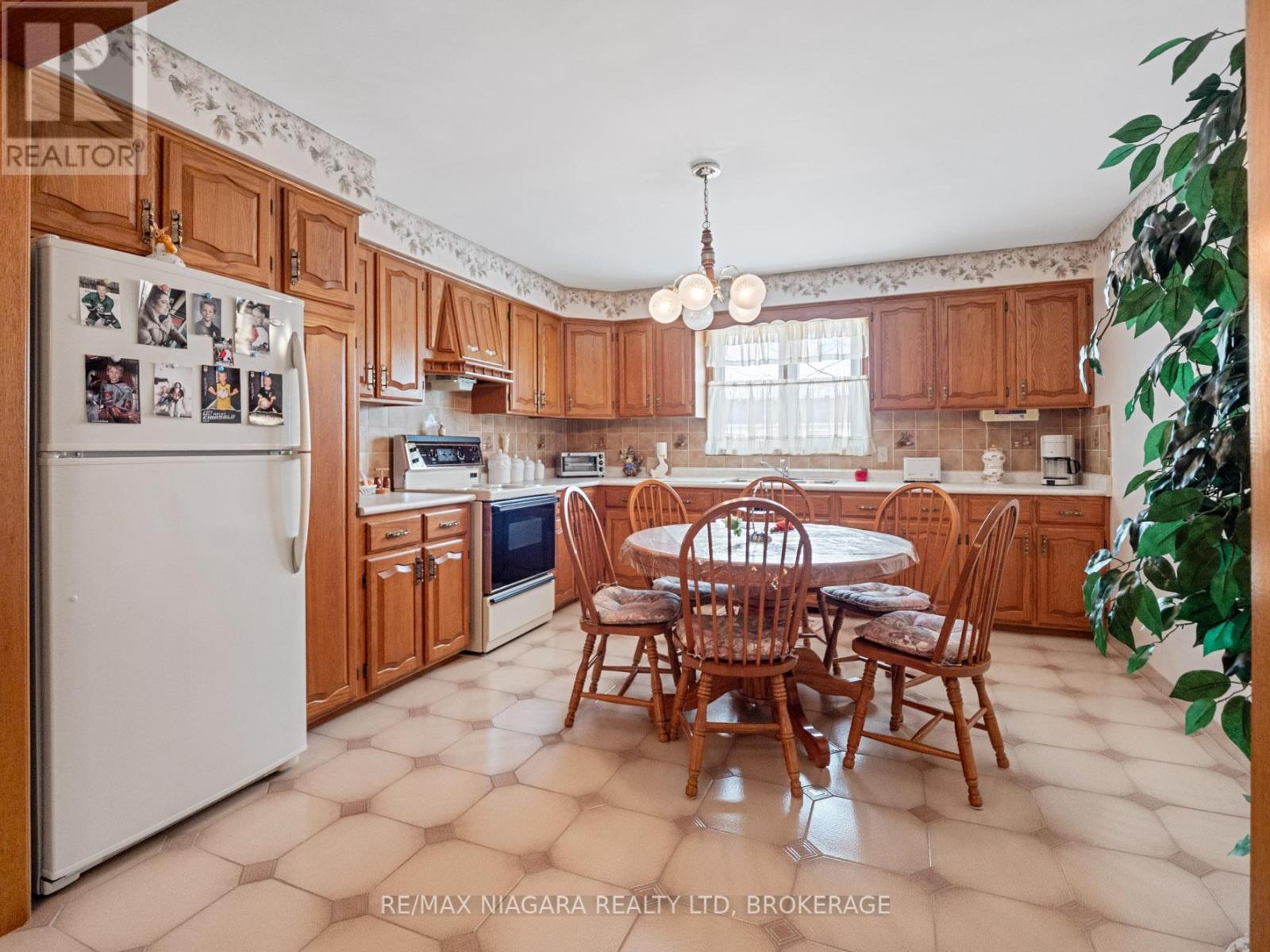 349 Albany Street, Fort Erie, Ontario  L2A 6C6 - Photo 12 - X11970848