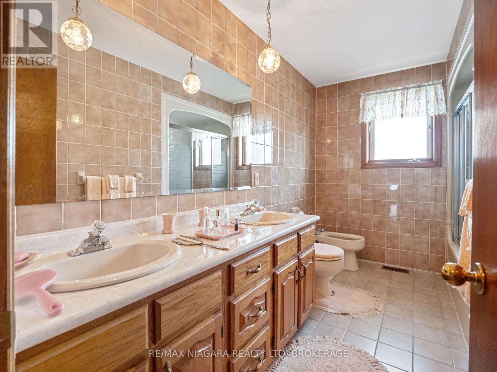349 Albany Street, Fort Erie, Ontario  L2A 6C6 - Photo 16 - X11970848