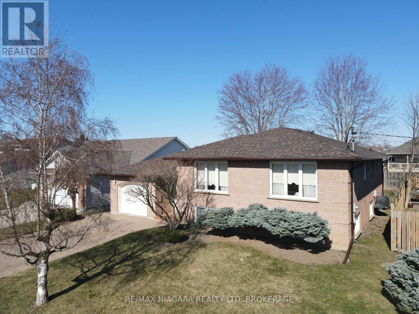 Property at 349 ALBANY STREET image 3