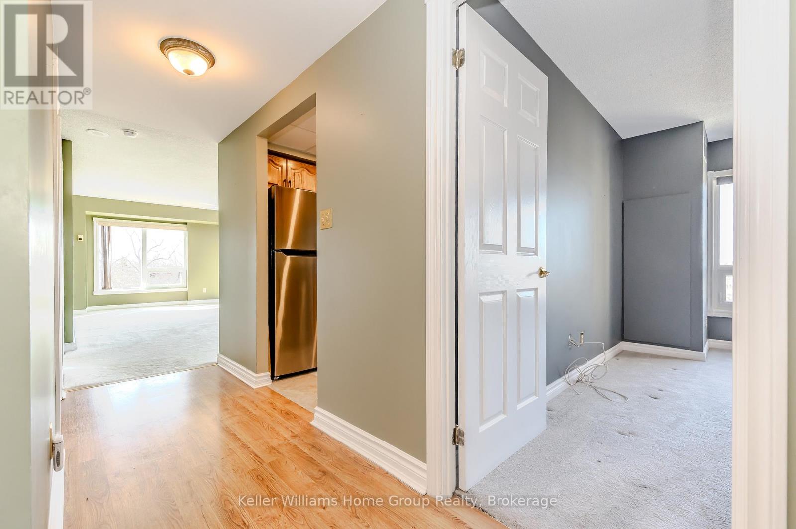 Property at 1008 - 237 KING STREET W image 4