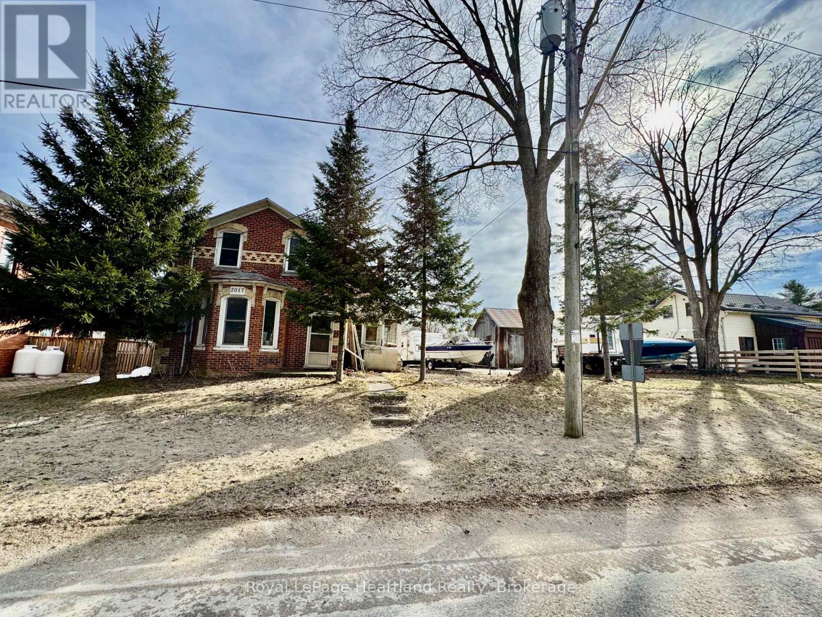 2017 Victoria Street, Howick, Ontario  N0G 1X0 - Photo 2 - X12045269