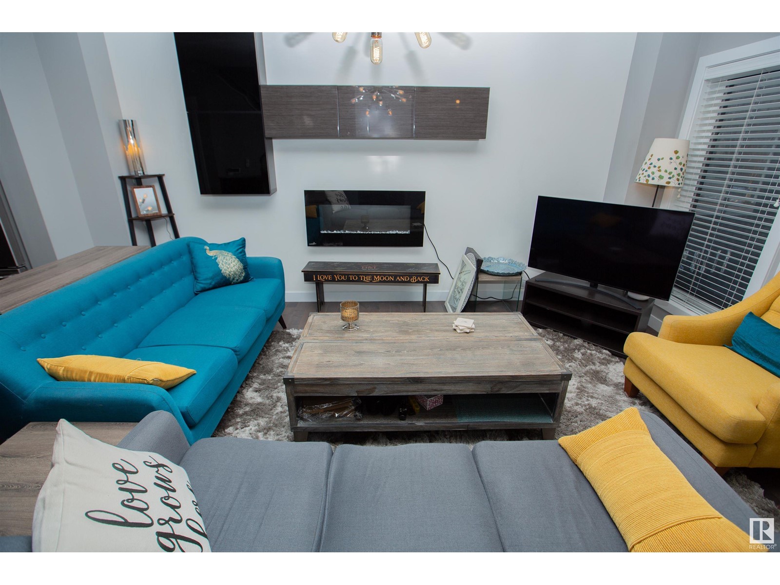 Property at 526 ORCHARDS BV SW image 3
