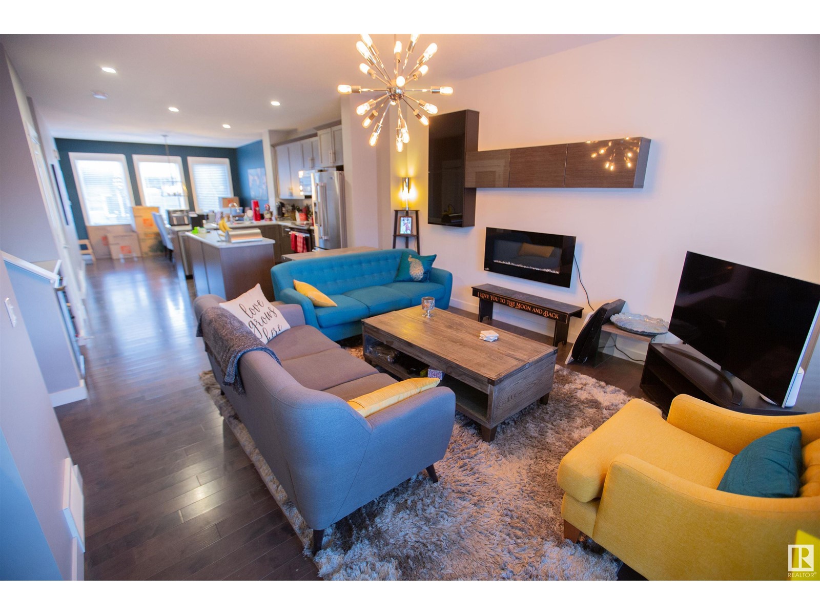 Property at 526 ORCHARDS BV SW image 5